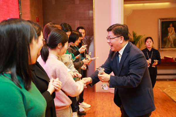 “以梦为马 不负韶华” 中鼎教育2020年度同学会举行